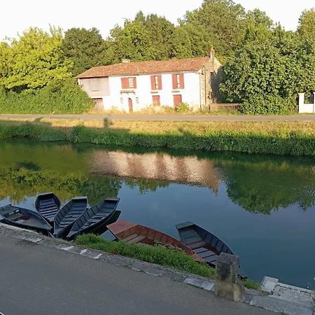 Апартаменты Au Bord De L'eau