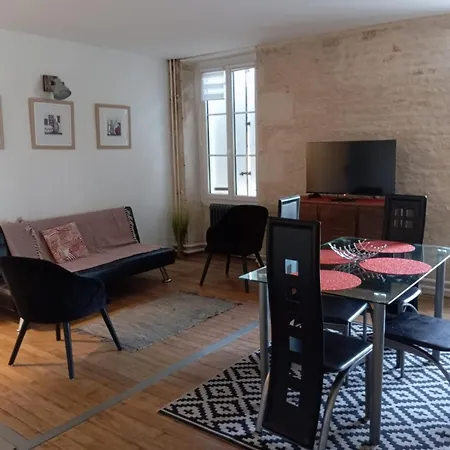 Au Bord De L'eau Apartment Coulon